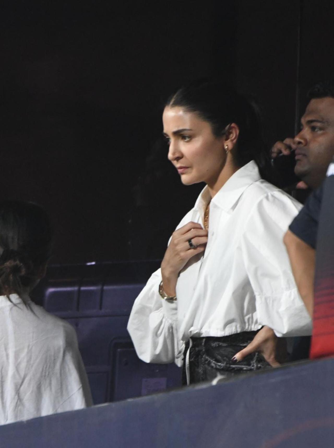 The 'PK' star who is gearing up for her upcoming sports drama, 'Chakda Express' was engrossed in the match completely. 