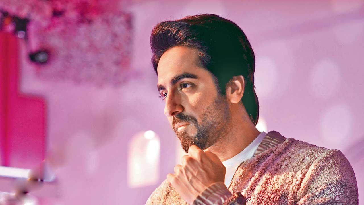 4 Best Ayushmann Khurrana Hairstyle Looks [2022]