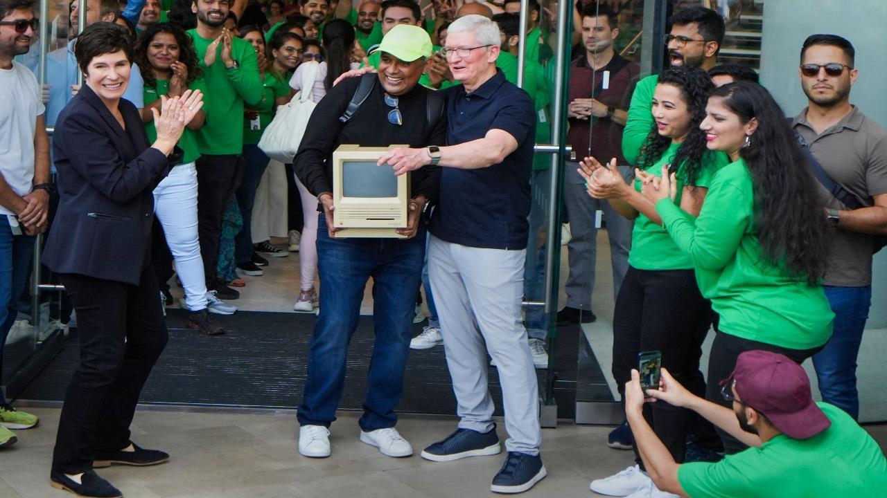 Customer surprises Apple CEO with 1984 Mac as company opens first India store in Mumbai