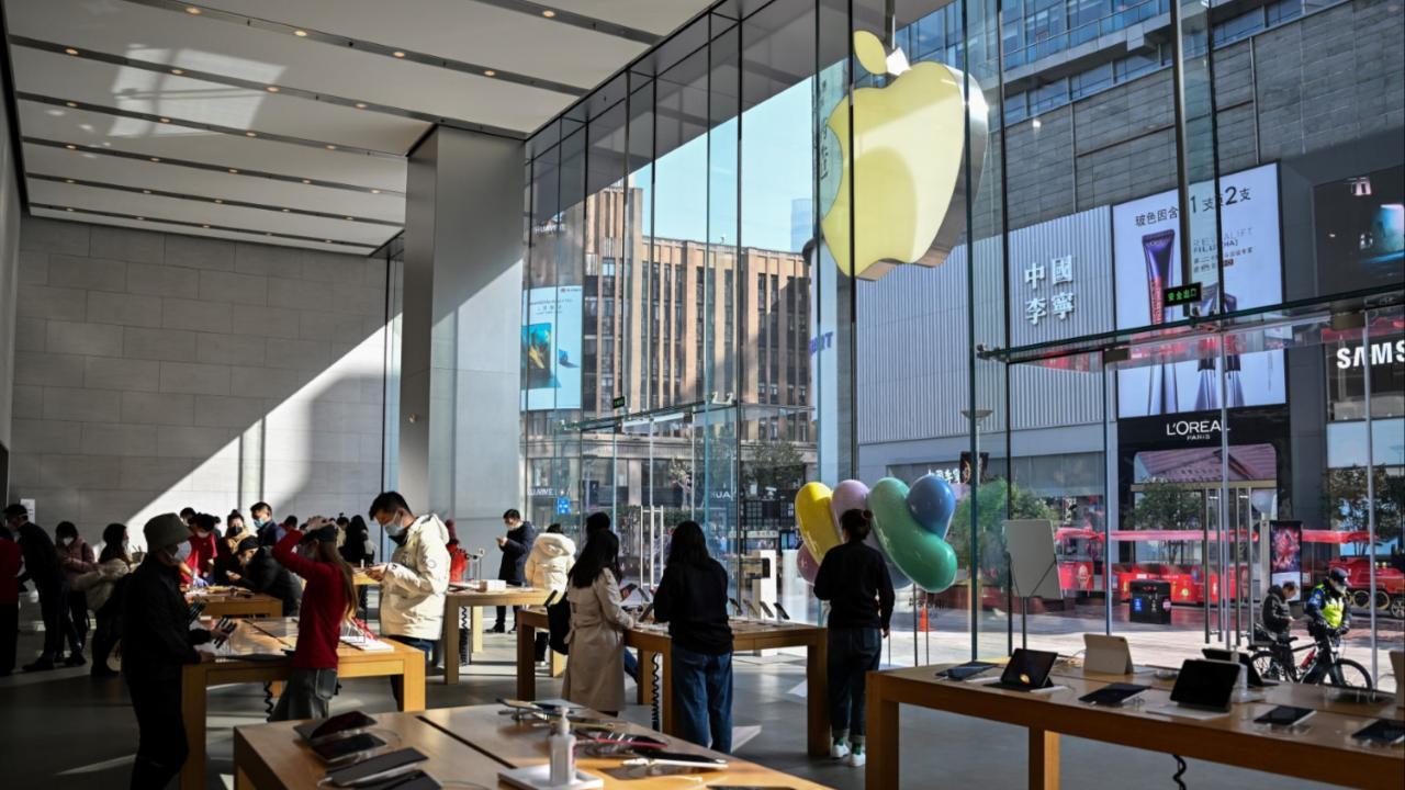 Apple CEO Tim Cook to unveil company retail stores in Mumbai, Delhi next week