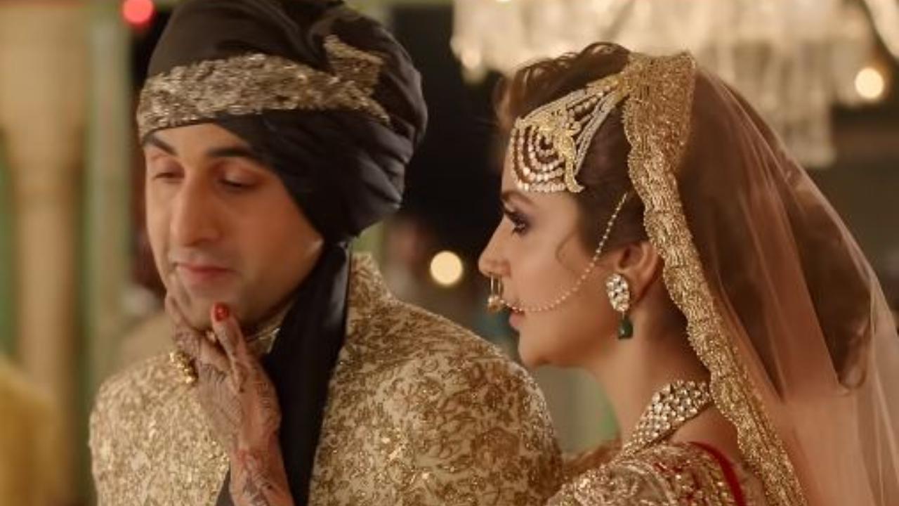 'Channa Mereya' from the film 'Ae Dil Hai Mushkil'
The song was sung by Arijit Singh and composed by Pritam. Channa Mereya was one of the popular song of 2016.
 