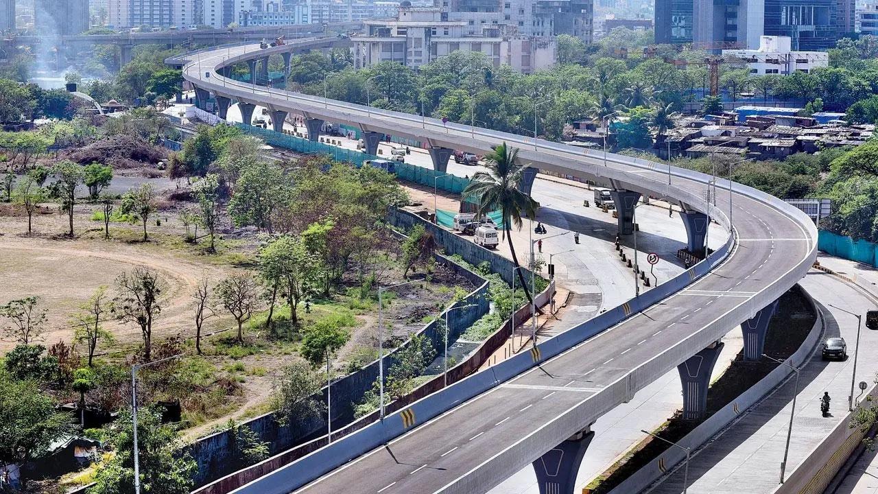 Once operational, this road will help resolve traffic congestion at BKC, CST Road and Hansbhugra Road. It will also help improve connectivity from the Eastern to the Western Express Highway and will not just help save fuel but reduce travel time by 45 minutes. File Photo/Shadab Khan