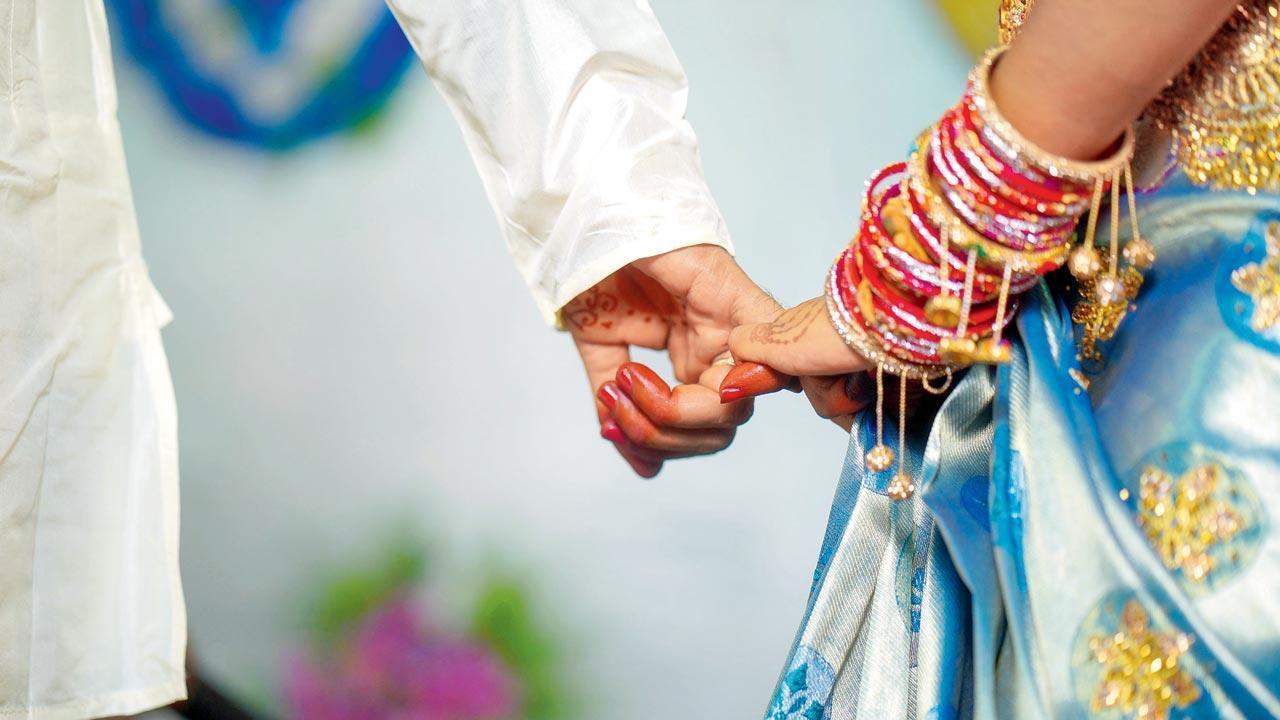 Mumbai: Couple tie knot with fake ID; youth held for child marriage