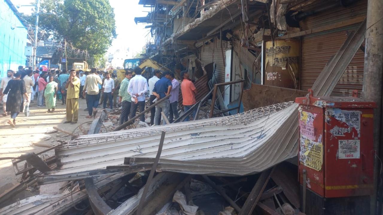 The civic body said that around 19 shops allegedly obstructing the widening of Anand Marg in Malad (West) were demolished by the P-North Ward