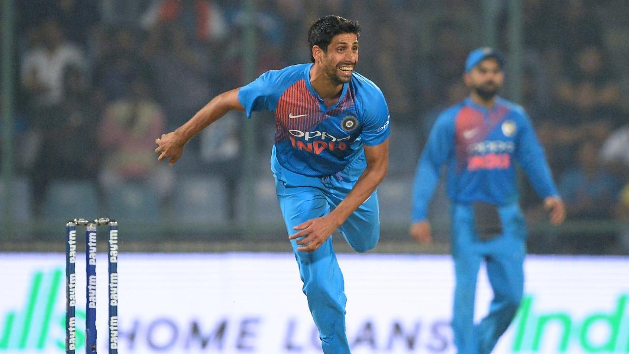 When Harbhajan preferred Ashish Nehra over Rahul Dravid for T20 coaching job