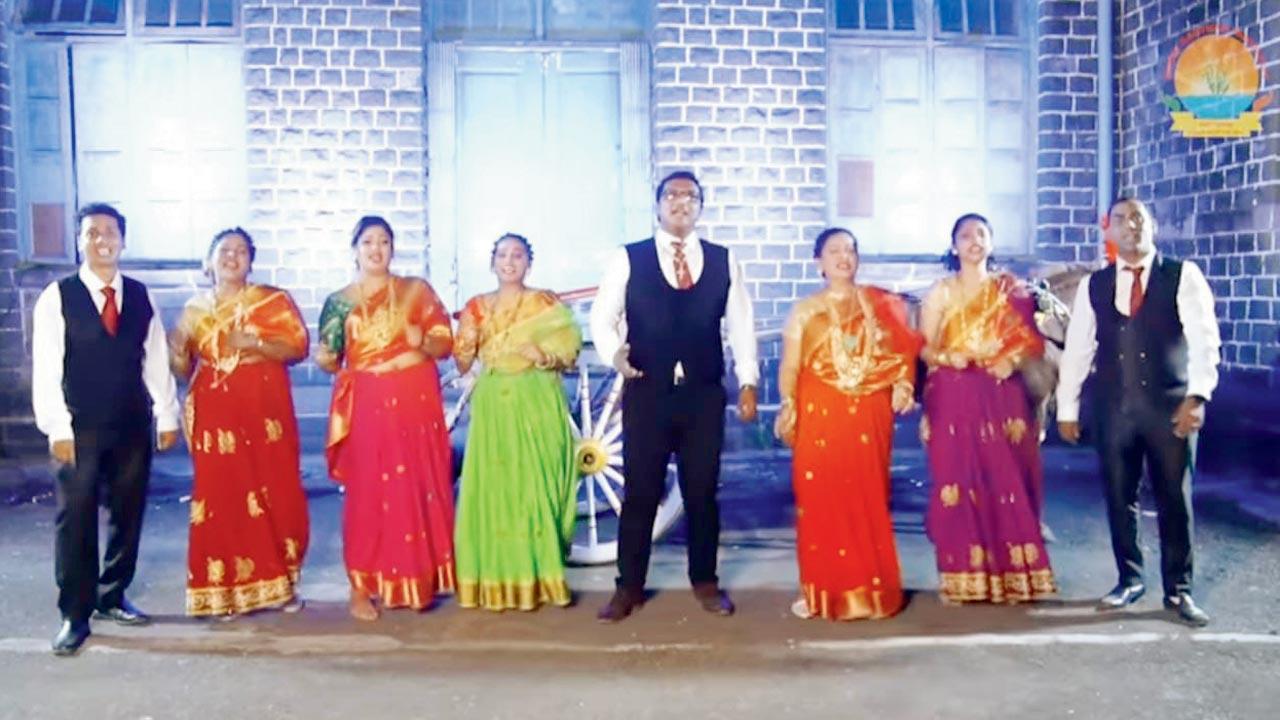 The group sings medleys of songs, Tangewala and Nach pori nach