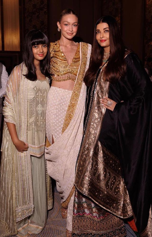 Gigi strikes a pose with Aishwarya Rai Bachchan and daughter Aaradhya