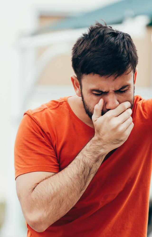 Vomiting, nausea, slurred speech, weakness, agitation, delirium, combativeness, and hyperthermia behavioral changes are the common symptoms
