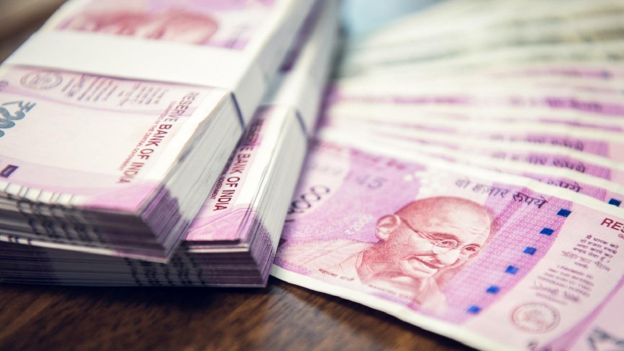 Ahead of Karnataka polls, unaccounted cash of Rs 1 cr seized in Bengaluru