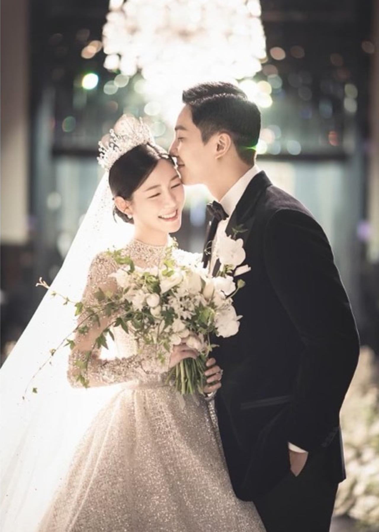 IN PHOTOS: Lee Seung-gi and Lee Da-in tie the knot in a dreamy wedding ...