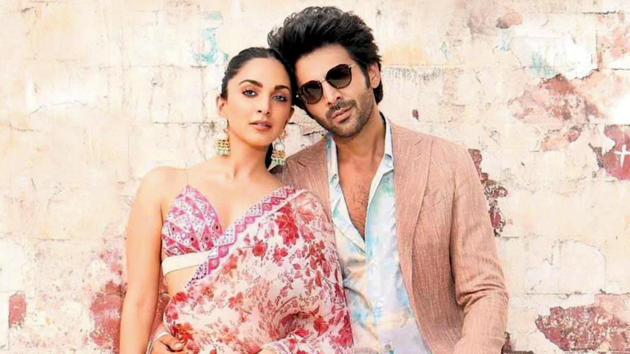 Kartik Aaryan and Kiara Advani groove to garba, stop, repeat