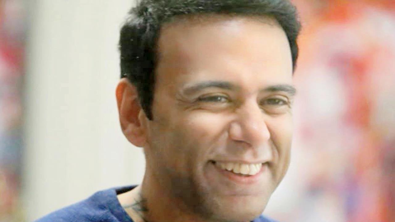  Farhad Samj