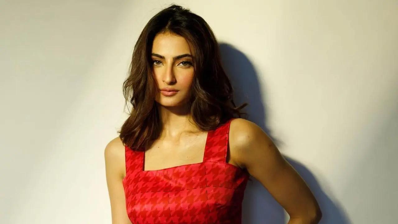 Shweta Tiwari's daughter Palak Tiwari is all set to make her big screen debut with Salman Khan-starrer 'Kisi Ka Bhai Kisi Ki Jaan'. The film is set to hit the theatres on April 21. Palak first made headlines with her appearance in the 'Bijlee Bijlee' music video alongside musician Harrdy Sandhu. She was also in the news for her rumoured relationship with Saif Ali Khan's son Ibrahim Ali Khan. Recently, she opened up about her equation with Shah Rukh Khan's son Aryan Khan. Read full story here
