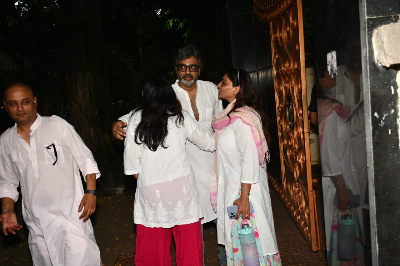 Ace photogrpaher Avinash Gowariker was also spotted at the Chopra house