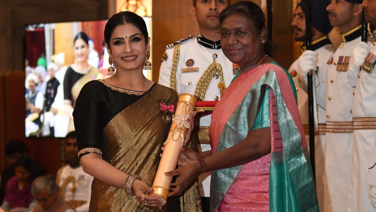 Raveena Tandon receives Padma Shri award from President Droupadi Murmu