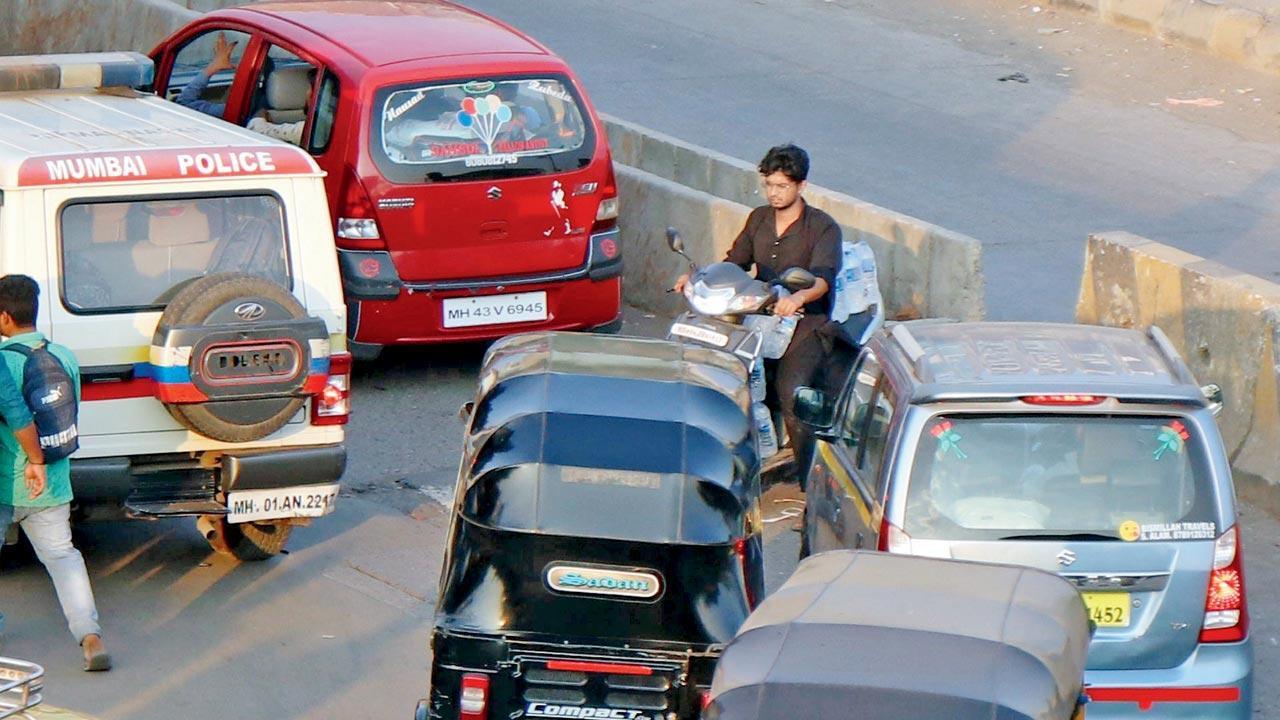 Mumbai: 15 years and five govts later, Bandra station remains a dump