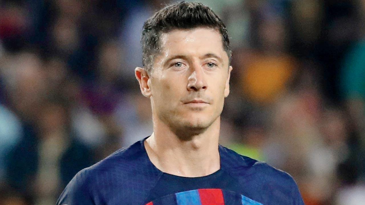 Robert Lewandowski: Hope to play with Messi at Barcelona next season