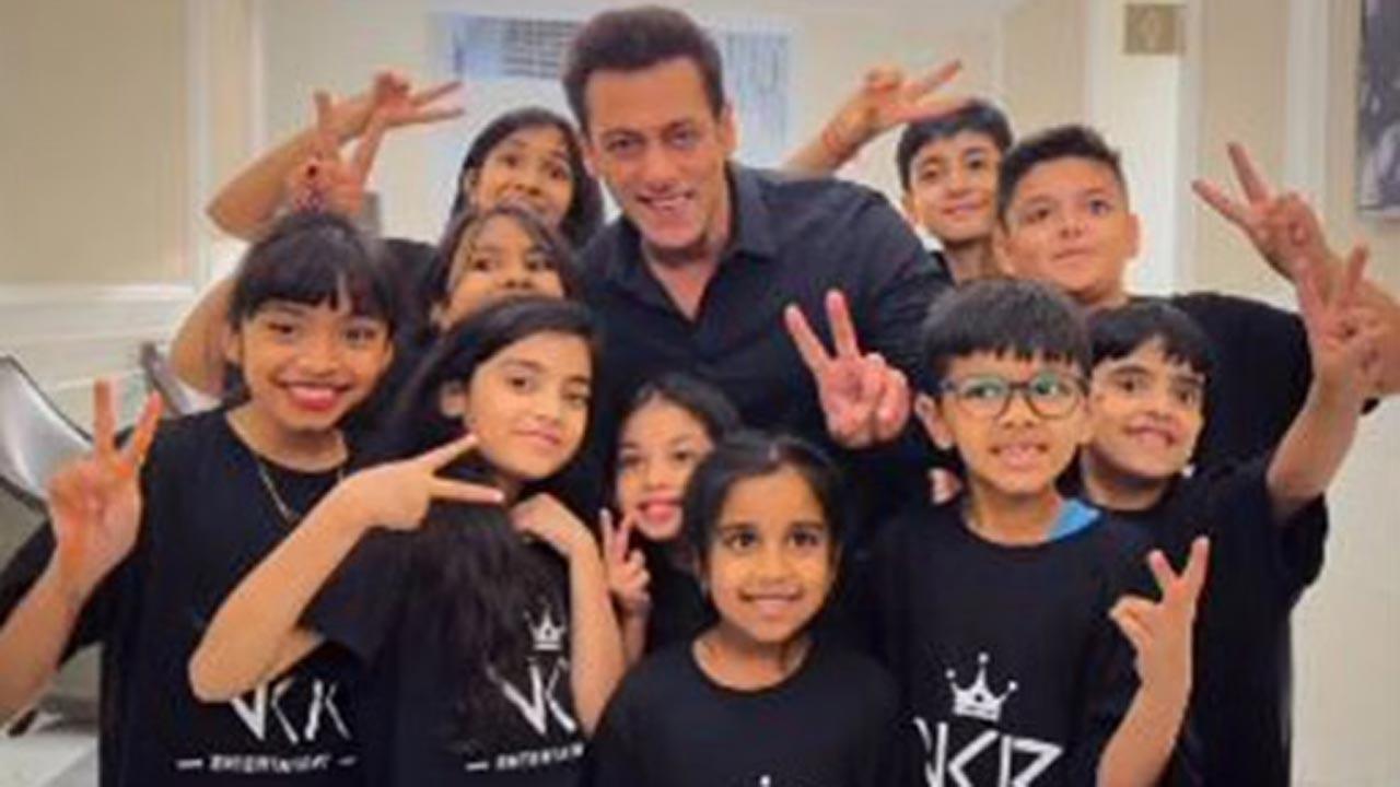 Salman Khan drops happy picture with 'Chotu Motu' gang