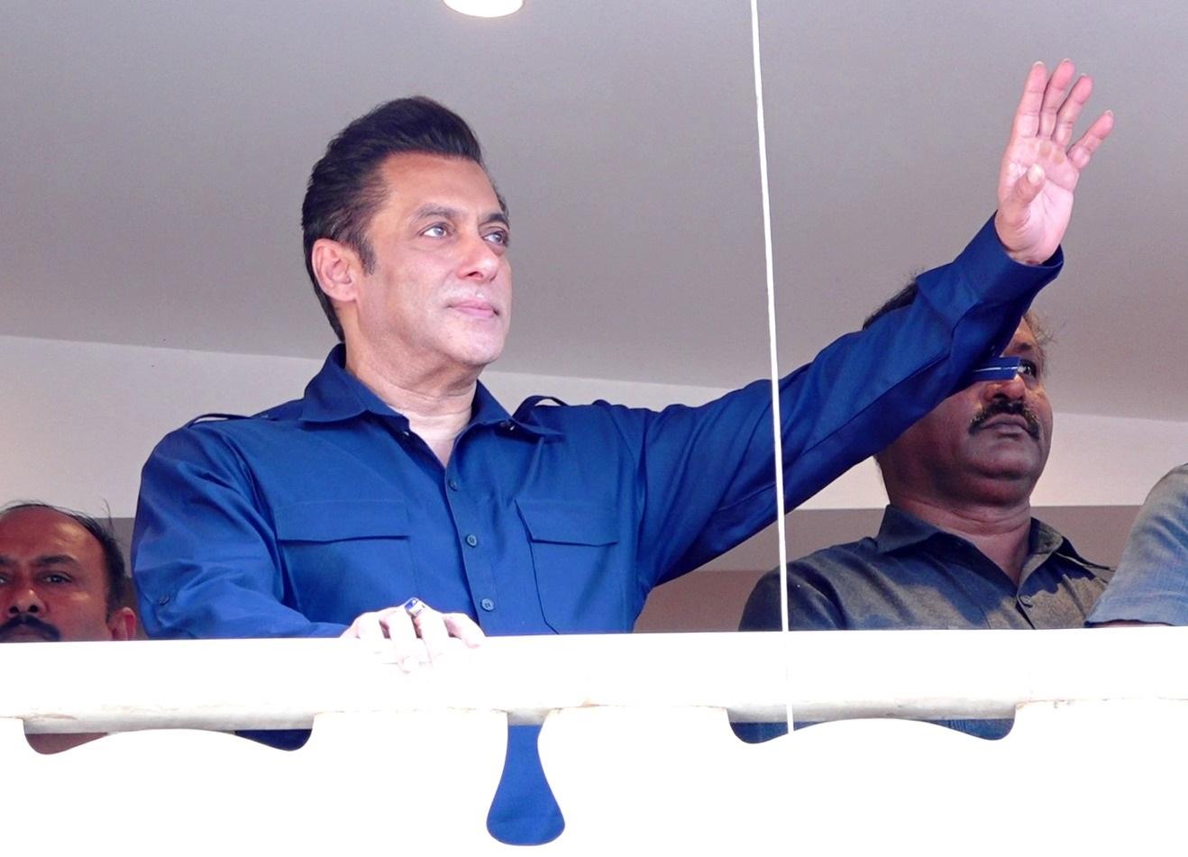 Salman Khan looked handsome in a blue kurta as he stepped out during the Eid festivities.