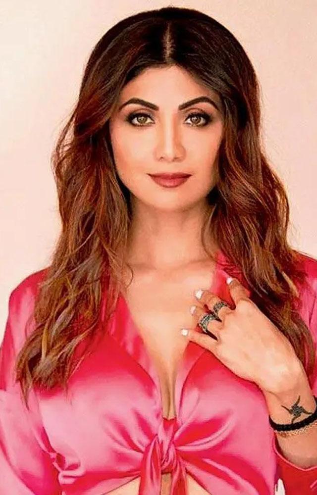 Being a pioneer in fitness, she continues to inspire with her Simple Soulful by Shilpa Shetty app.