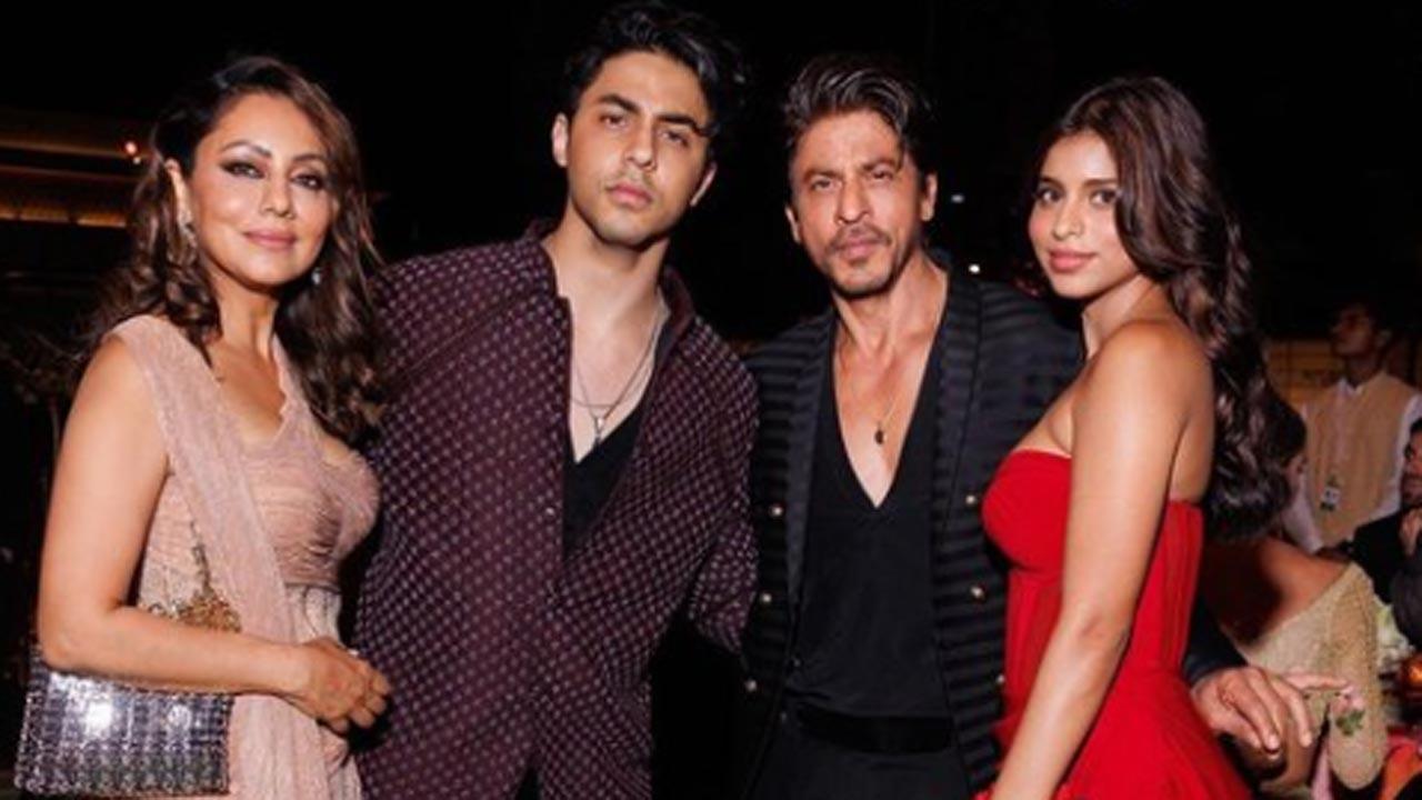 SRK's picture with Gauri, Suhana, Aryan at NMACC event goes viral