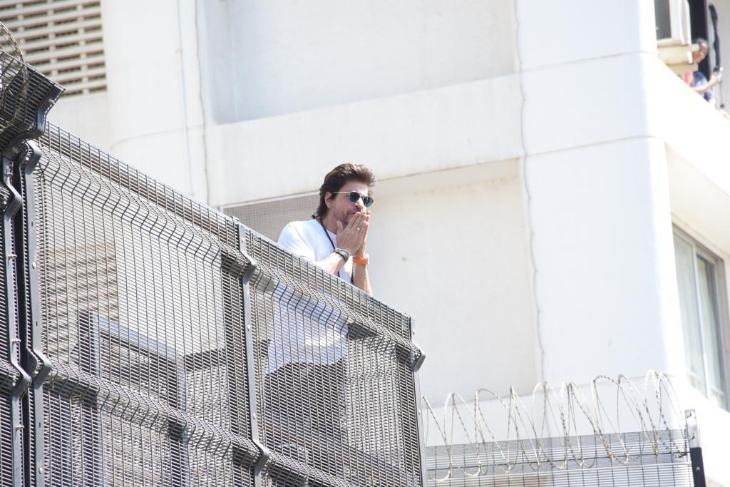 Shah Rukh looked dapper in a white T-shirt and denims, paired with glares.