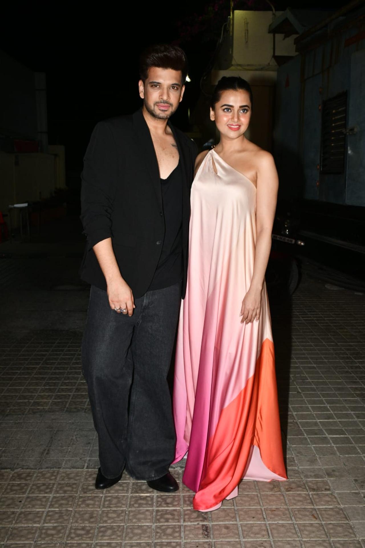 Karan and Tejasswi never fail to give couple goals. Karan was seen cheering and supporting for Tejasswi at the screening