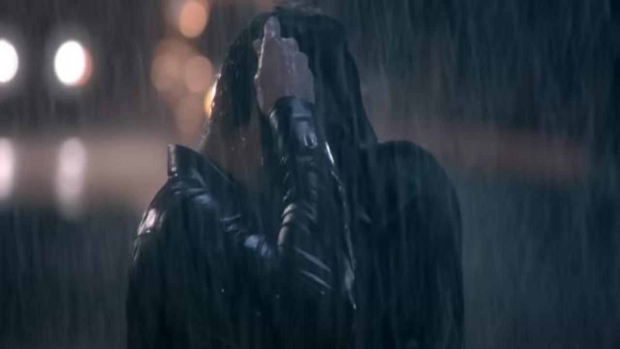 'Tum Hi Ho' from the film 'Aashiqui 2'
The heart wrenching melody was sung by Arijit Singh and composed by Mithoon. The track became a love song of the year 2013, and a star was born named Arijit Singh.
 