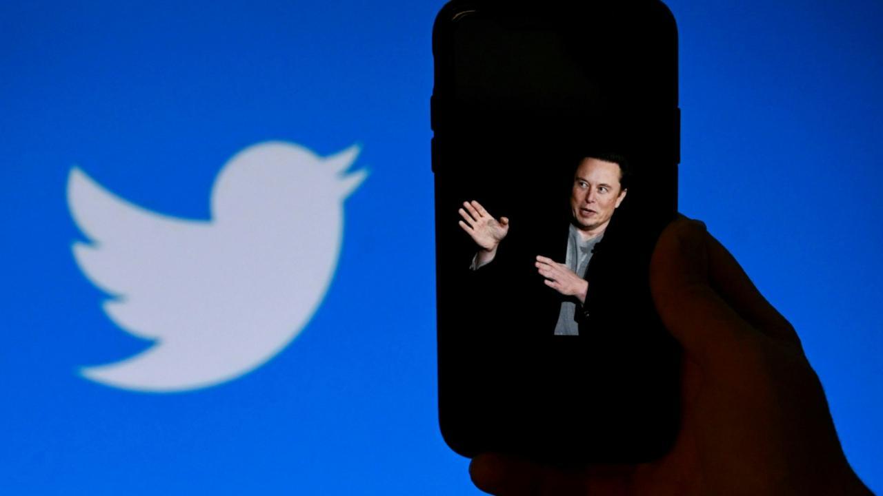 Elon Musk's Twitter doesn't have backend tech to remove all legacy Blue ticks at once