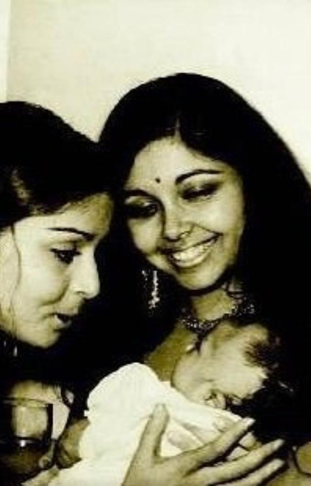 Veteran actor Rakhi and Pamela Chopra with his son Aditya Chopra, who was born on May 21, 1971