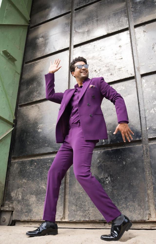 Shoes for purple hotsell suit