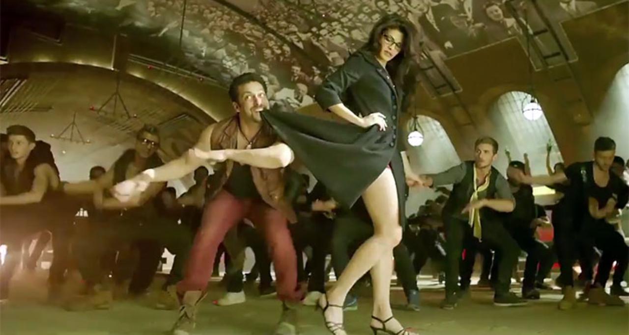 Salman Khan and quirky dance steps are a match made on earth. Salman Khan holds the hem of Jacqueline Fernandez's skirt and moves along with it in the song 'Jumme Ki Raat' from 'Kick'. And most importantly, the heroine does not try much to get the skirt out his mouth!!