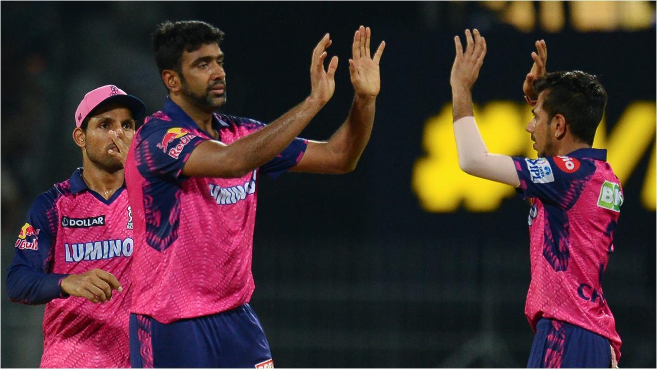 R Ashwin appalled by umpires' decision to change ball for dew on their own