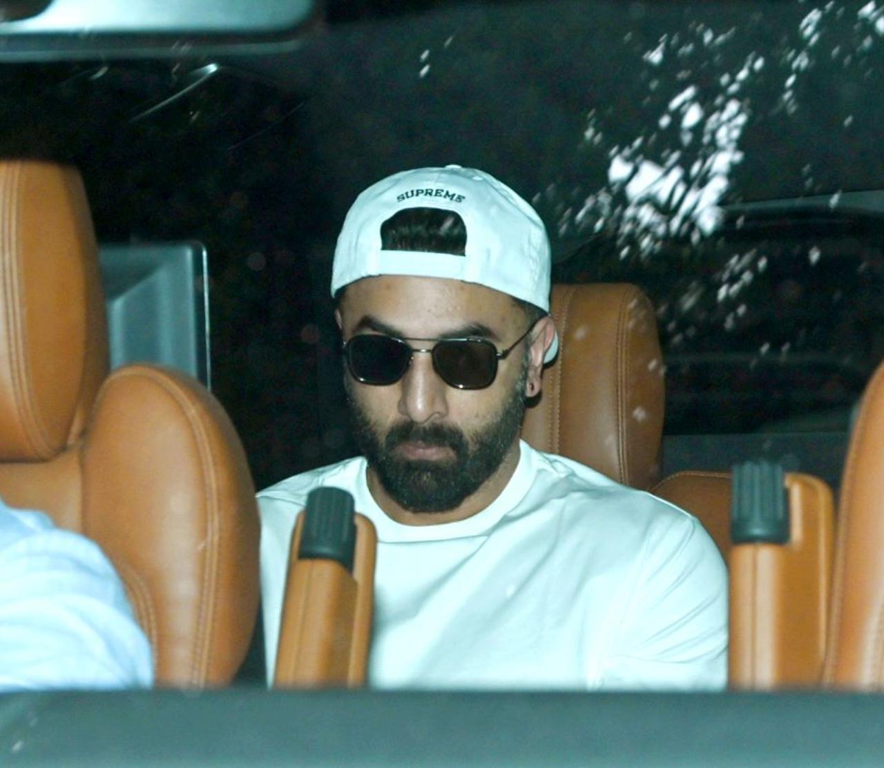 Bandra seems to have been a celebrity hotspot today! Superstar Ranbir Kapoor was spotted at a salon in the neighbourhood - perhaps some grooming for his upcoming film, 'Animal'?