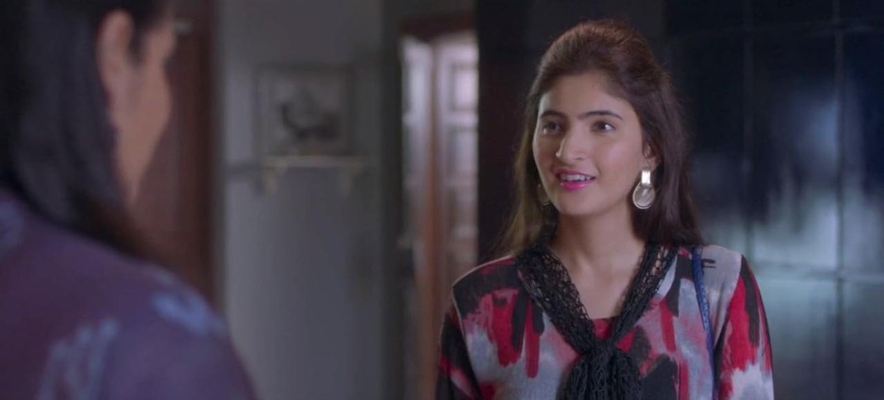 Jazz's neighbourhood was picturized in the Khirki extension area of New Delhi. Her home location was also found in this area