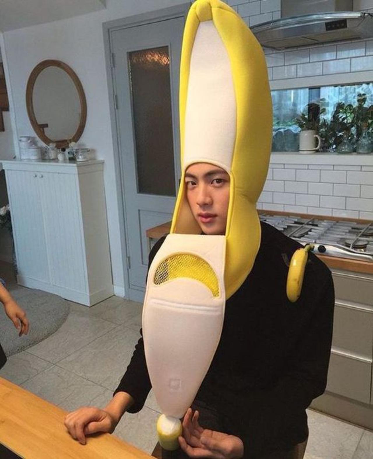 Who can forget the iconic 'House of ARMY' video? Worldwide Handsome Jin was relegated to being household items - from a wall clock to a bananas. We were in 'splits' after watching him in this outfit