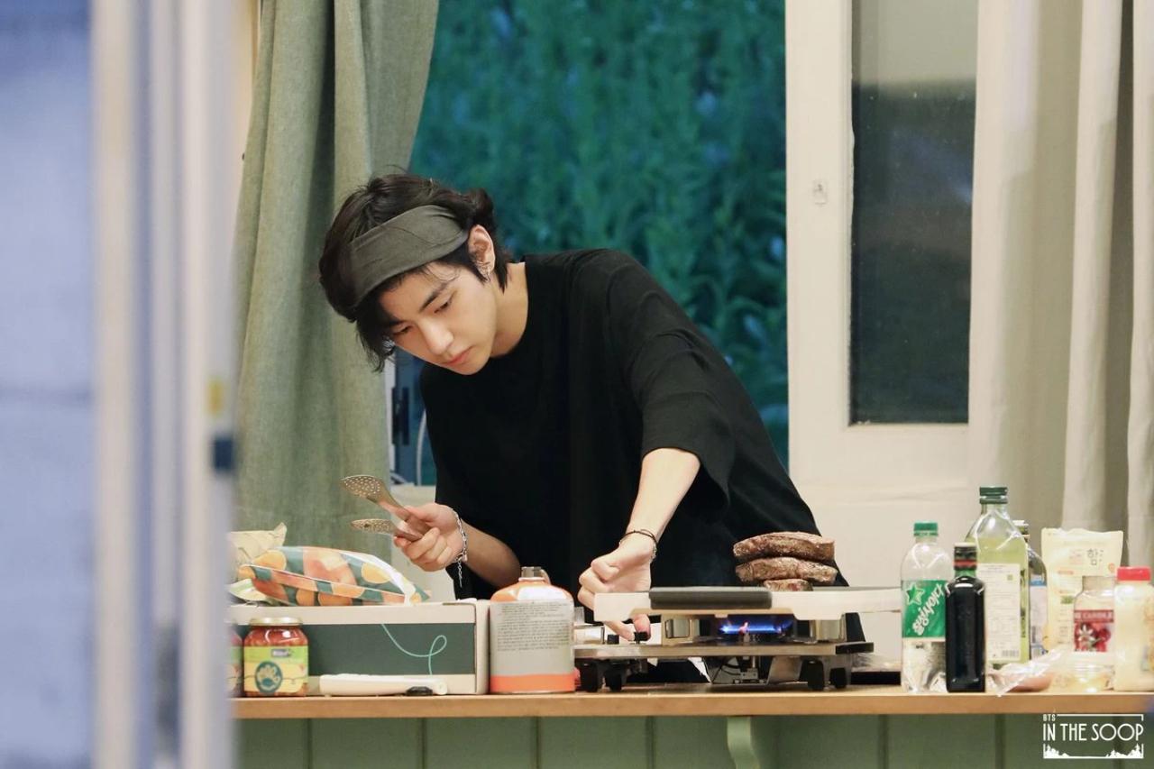 BTS's creative genius Taehyung also tried out some recipes of his own