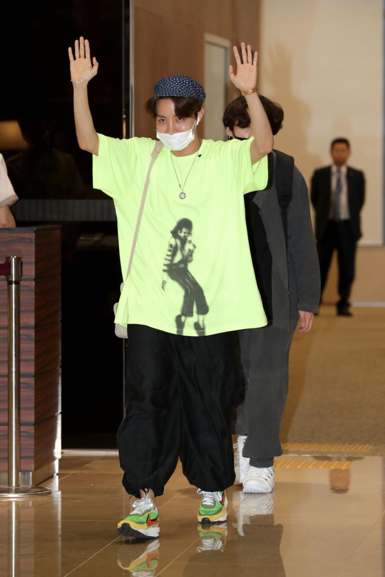 J-Hope Arrives Back In Korea, Dressed In His Hottest Airport Fashion Ever