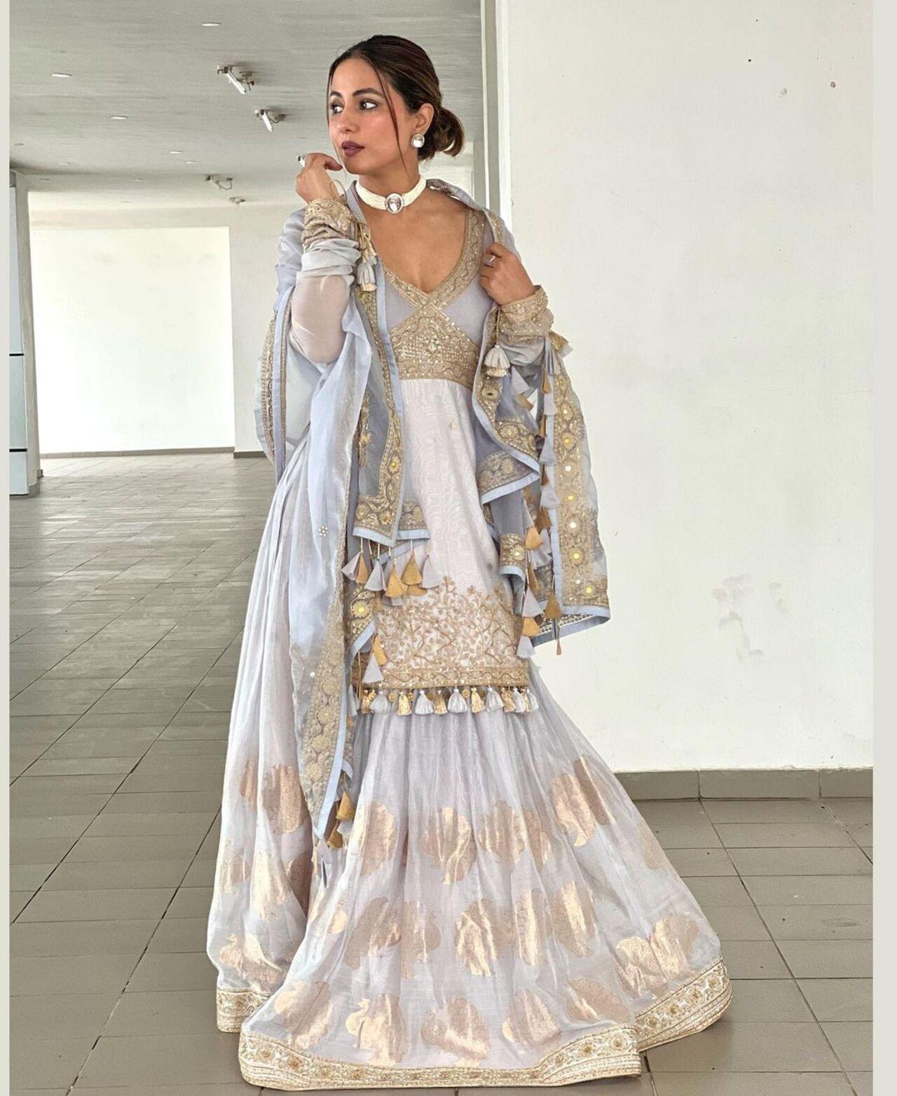 In this picture, Hina looked gorgeous as she wore a stunning grey-coloured kurta set
