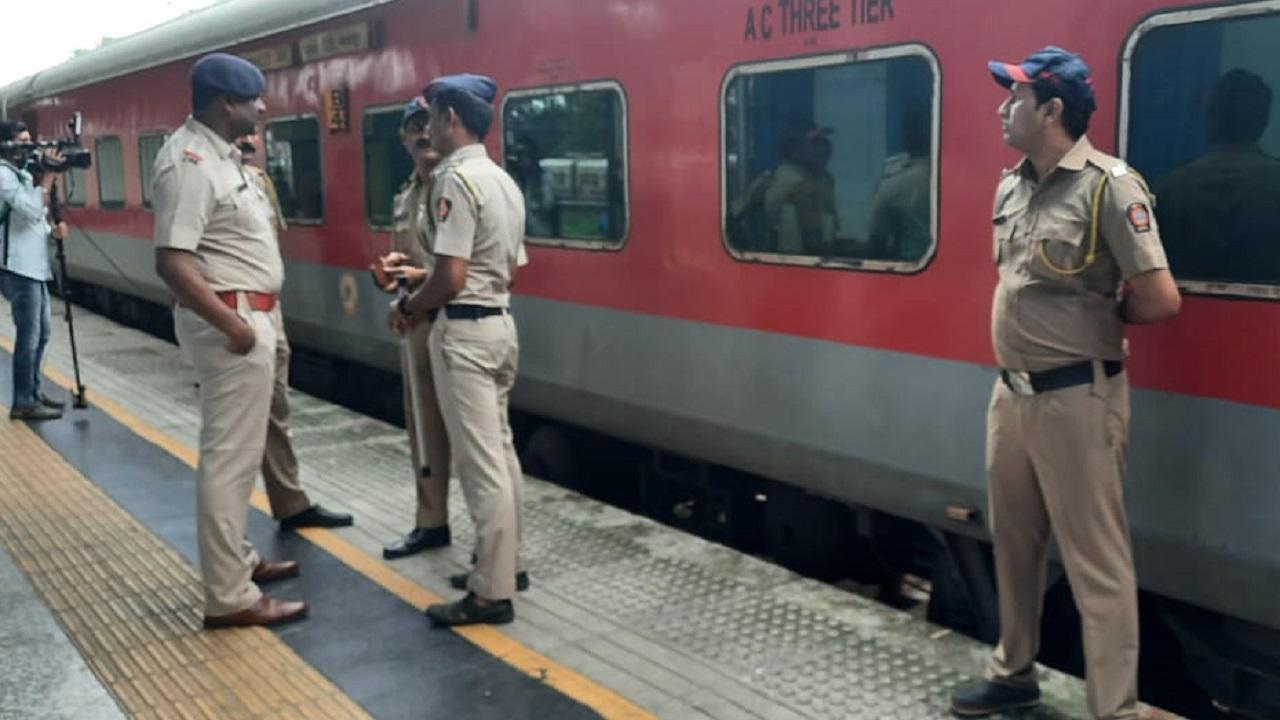 Jaipur-Mumbai train firing: GRP probe team recreates crime scene