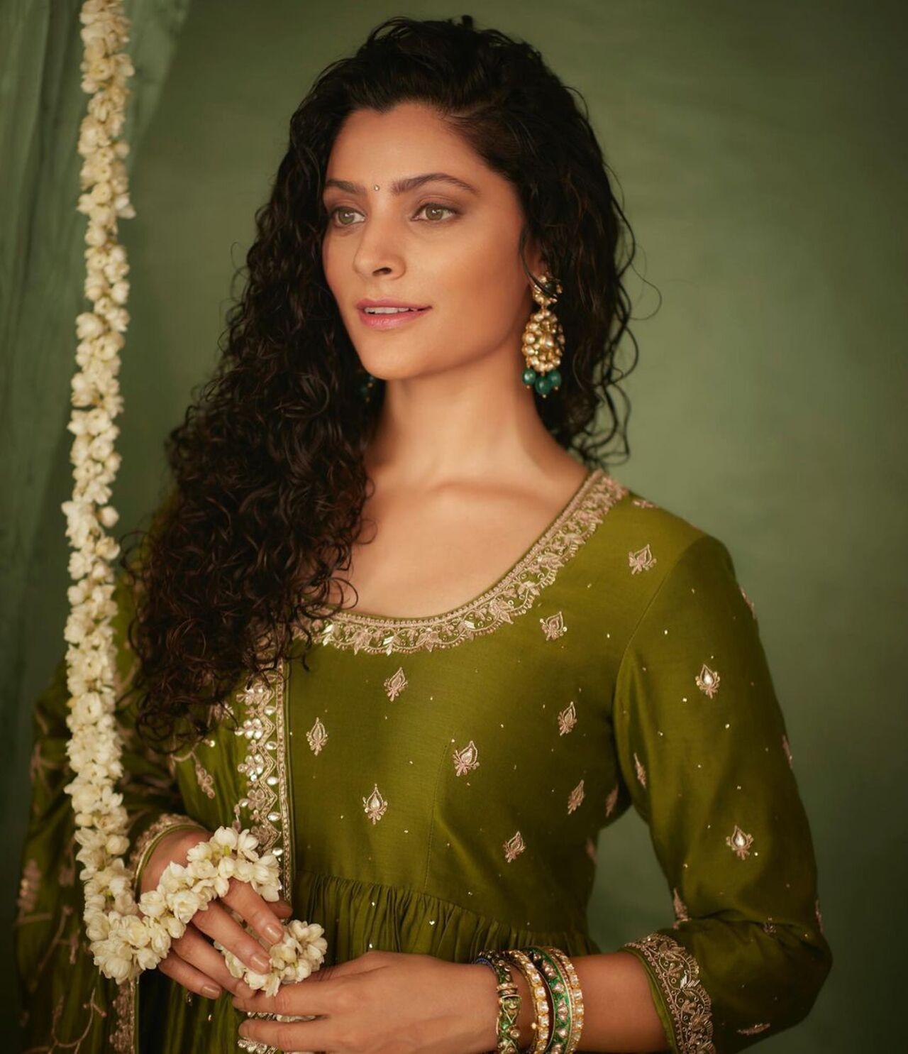 The actress opted for a nude makeup look which added a touch of simplicity to her overall appearance