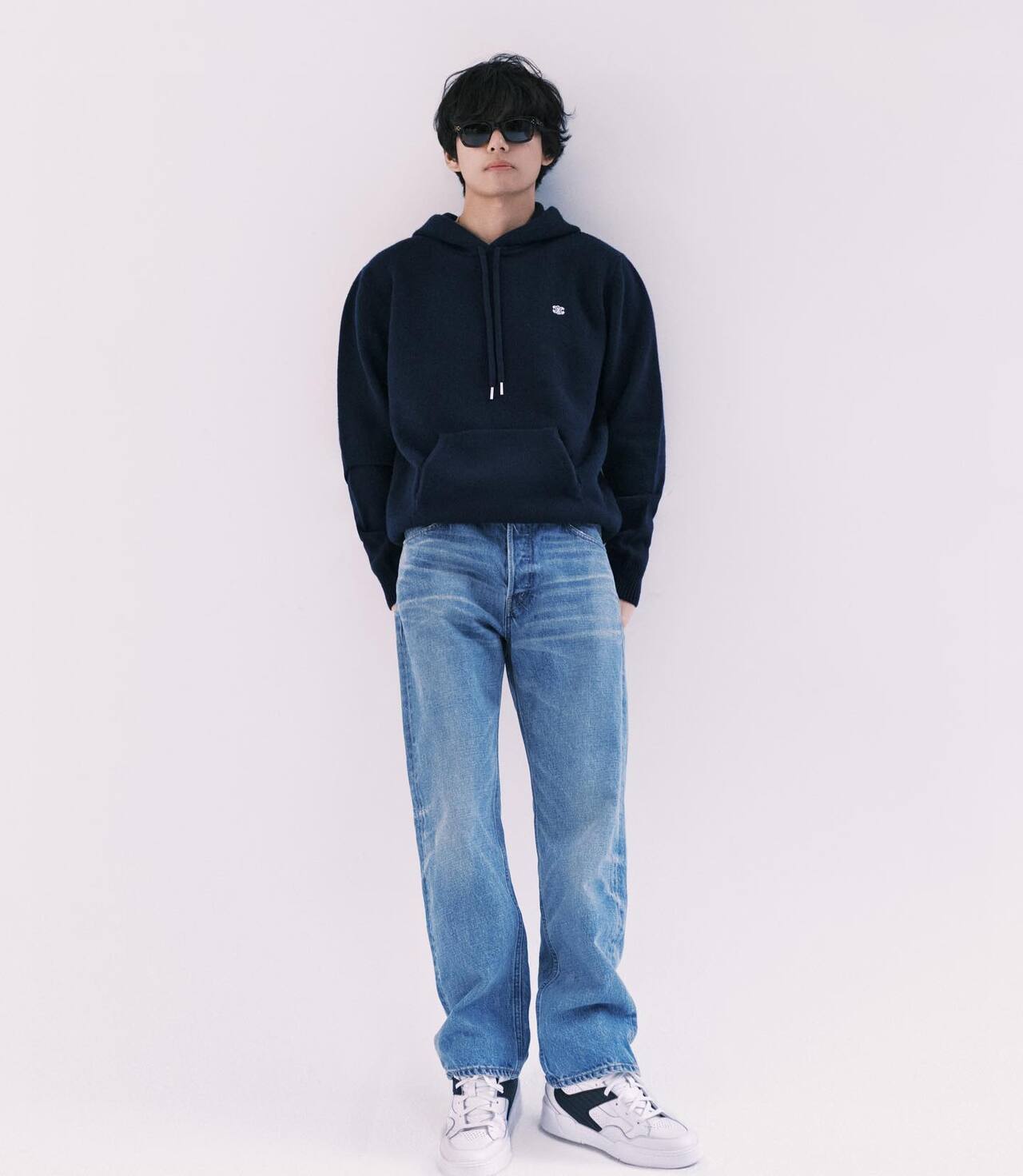 Who needs to dress up flamboyantly to conquer the world? BTS's resident fashionista Kim Taehyung is ready to reach new heights AND do it oh so comfortably. Win-win!