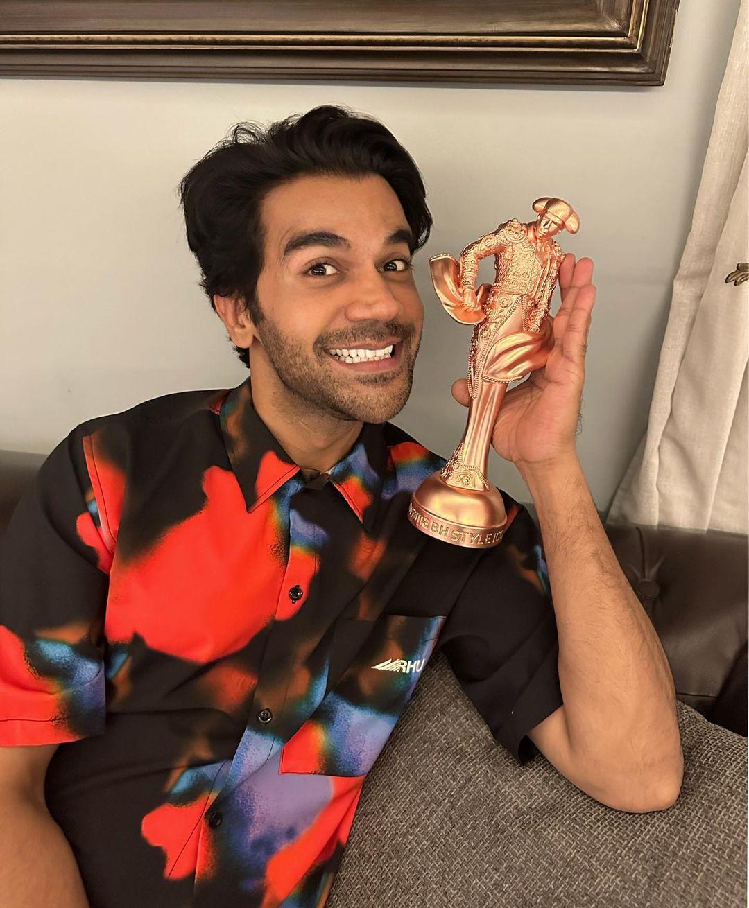 The amalgamation of colors captures his carefree yet fashionable spirit, reflecting his knack for infusing everyday looks with a touch of playful charisma. 