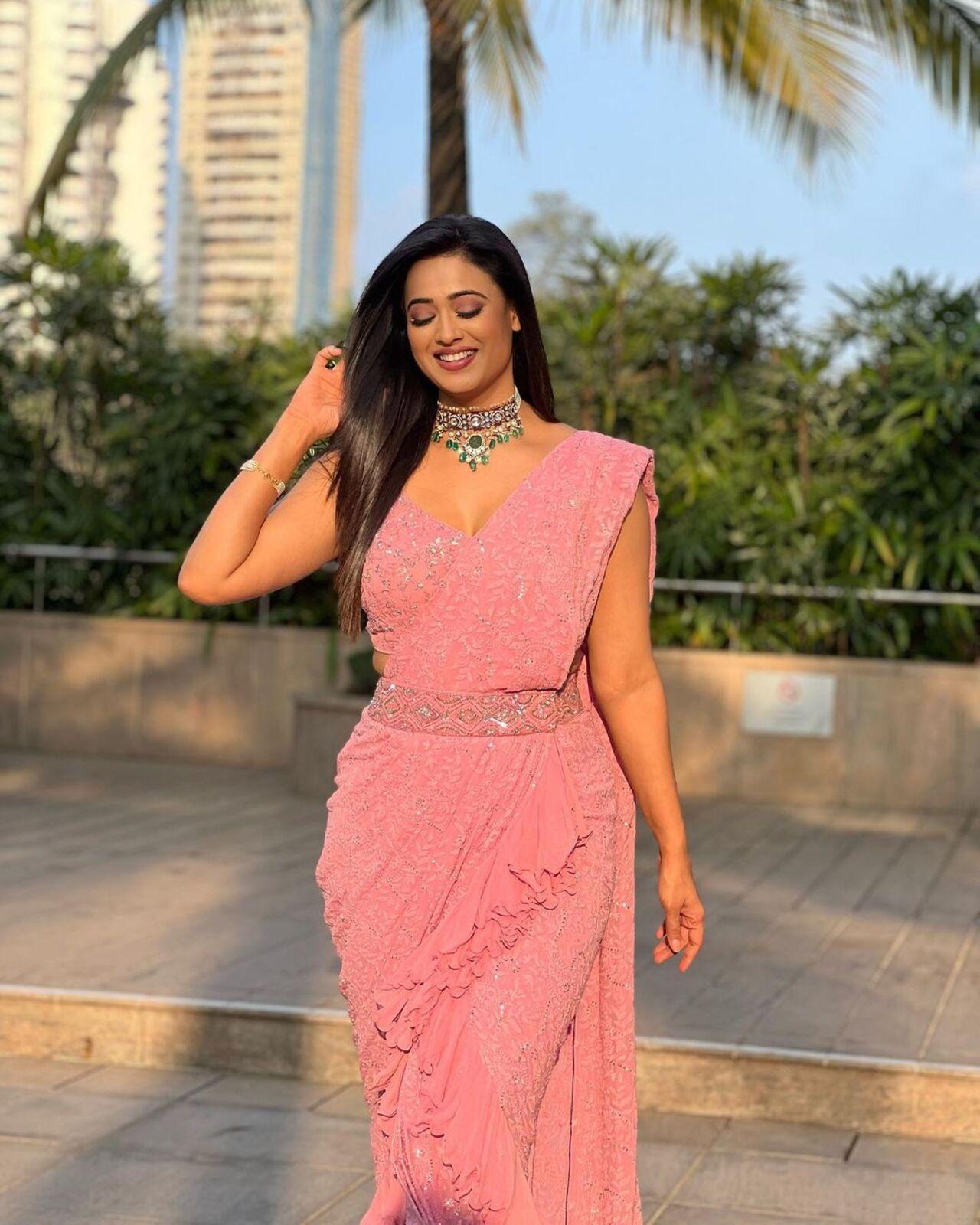 Shweta Tiwari dazzled the world as she opted for a pink embroidered saree
