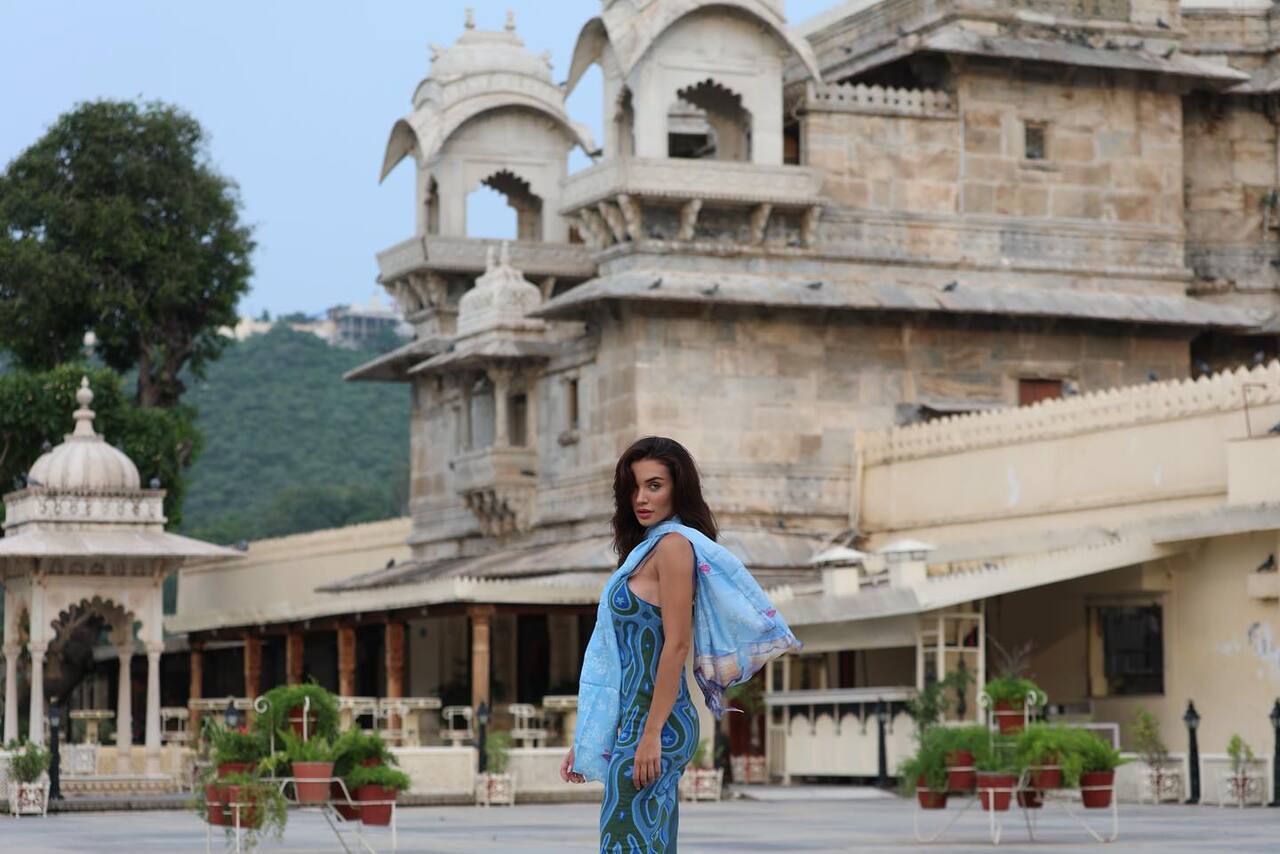 Amy Jackson, known for her captivating performances, seemed to be in love with the vibrant beauty of Rajasthan