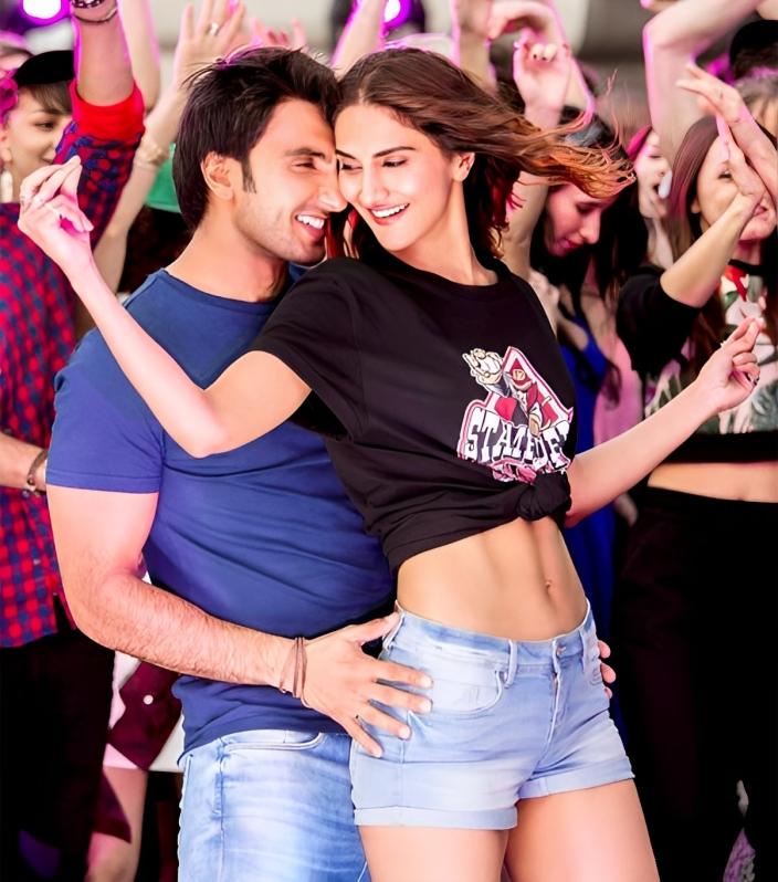 In the movie Befikre, Vaani Kapoor's fashion sense exuded a carefree and youthful vibe.
