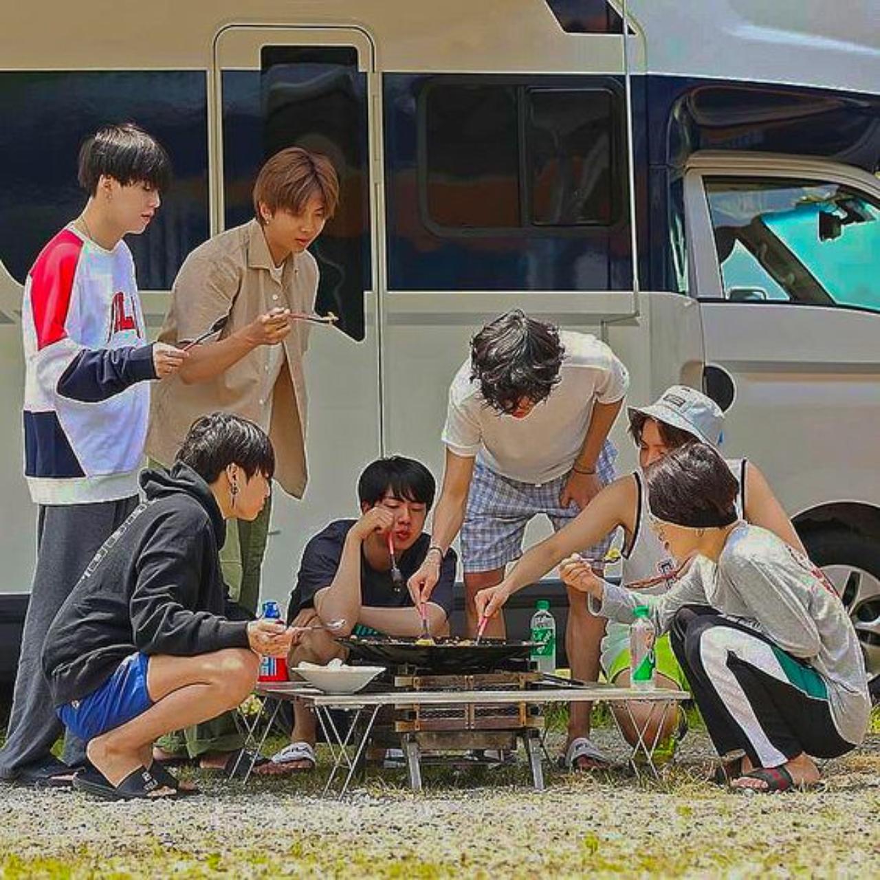In The Soop truly gave ARMY some unfiletered moments of BTS cooking and unwinding. In this instance, they put together every leftover ingredient from their fridge, including rice to create some classic Korean comfort food - kimchi fried rice. The Bangtan Boys were so sleepy that they ate right out of the pan!