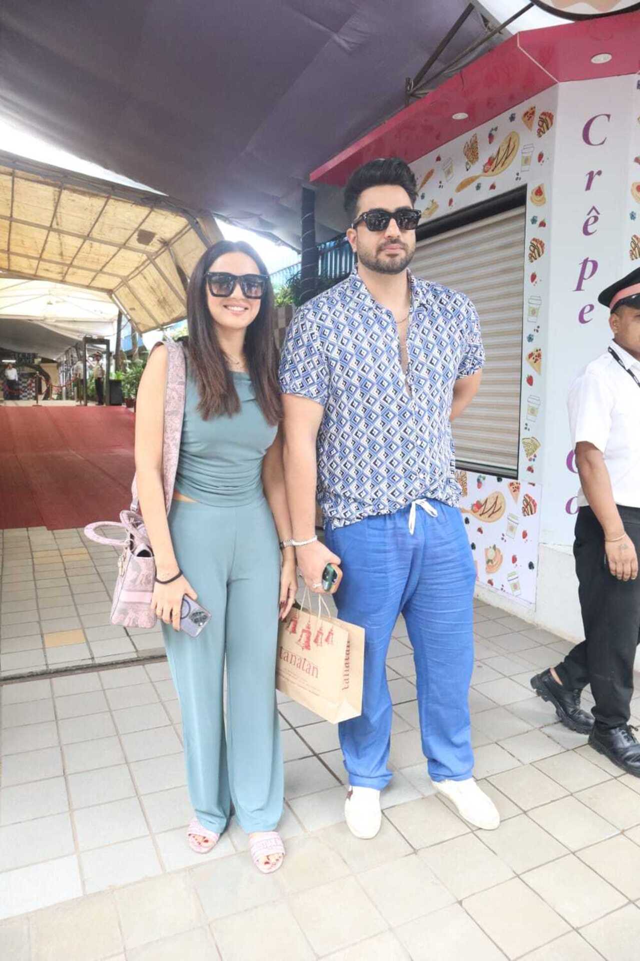 Lovebirds Jasmine Bhasin and Aly Goni were clicked together as they went out 