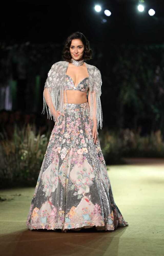 Shraddha Kapoor looked stunning as she walked the ramp for Rahul Mishra