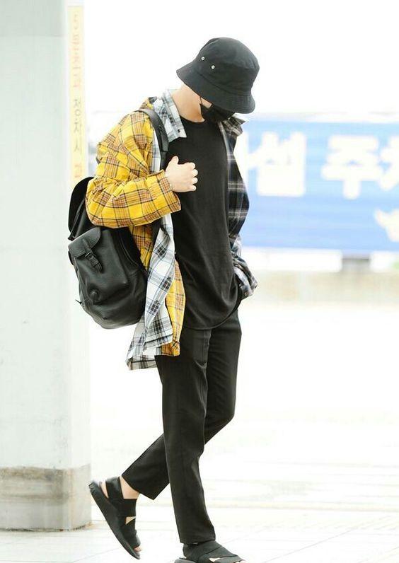 BTS Suga (Min Yoongi)  Bts inspired outfits, Min yoongi, Airport style